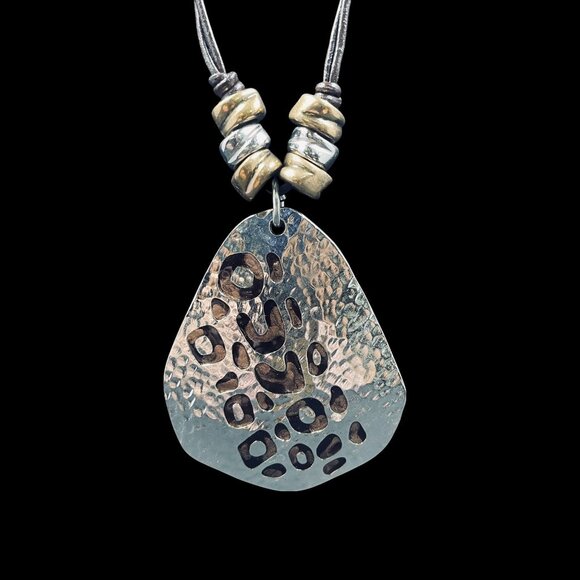 Boho Cheetah Pendant Necklace Hammered Metal Tribal Festival Statement Jewelry - Picture 3 of 7